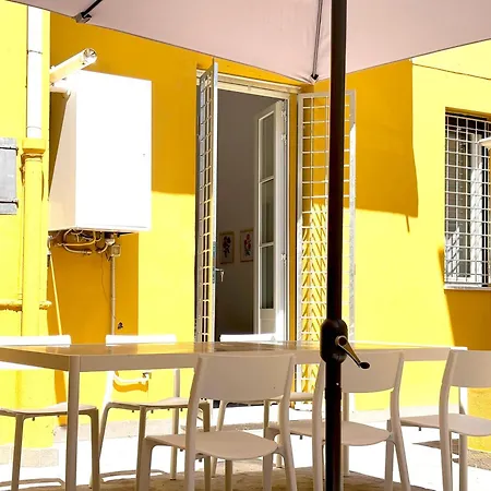 Domus Mazzini Centro - 6 Ospiti, 2 Bagni, 3 Camere, Patio Privato - 5 Minuti Dalla Stazione Treni *