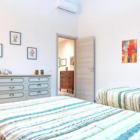Domus Mazzini Centro - 6 Ospiti, 2 Bagni, 3 Camere, Patio Privato - 5 Minuti Dalla Stazione Treni Pisa
