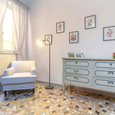 Domus Mazzini Centro - 6 Ospiti, 2 Bagni, 3 Camere, Patio Privato - 5 Minuti Dalla Stazione Treni Pisa